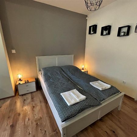 Hanna Apartman เดเบรตเซน ภายนอก รูปภาพ