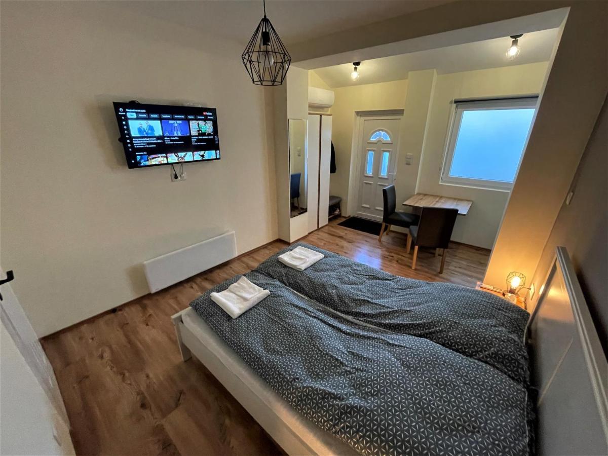 Hanna Apartman เดเบรตเซน ภายนอก รูปภาพ