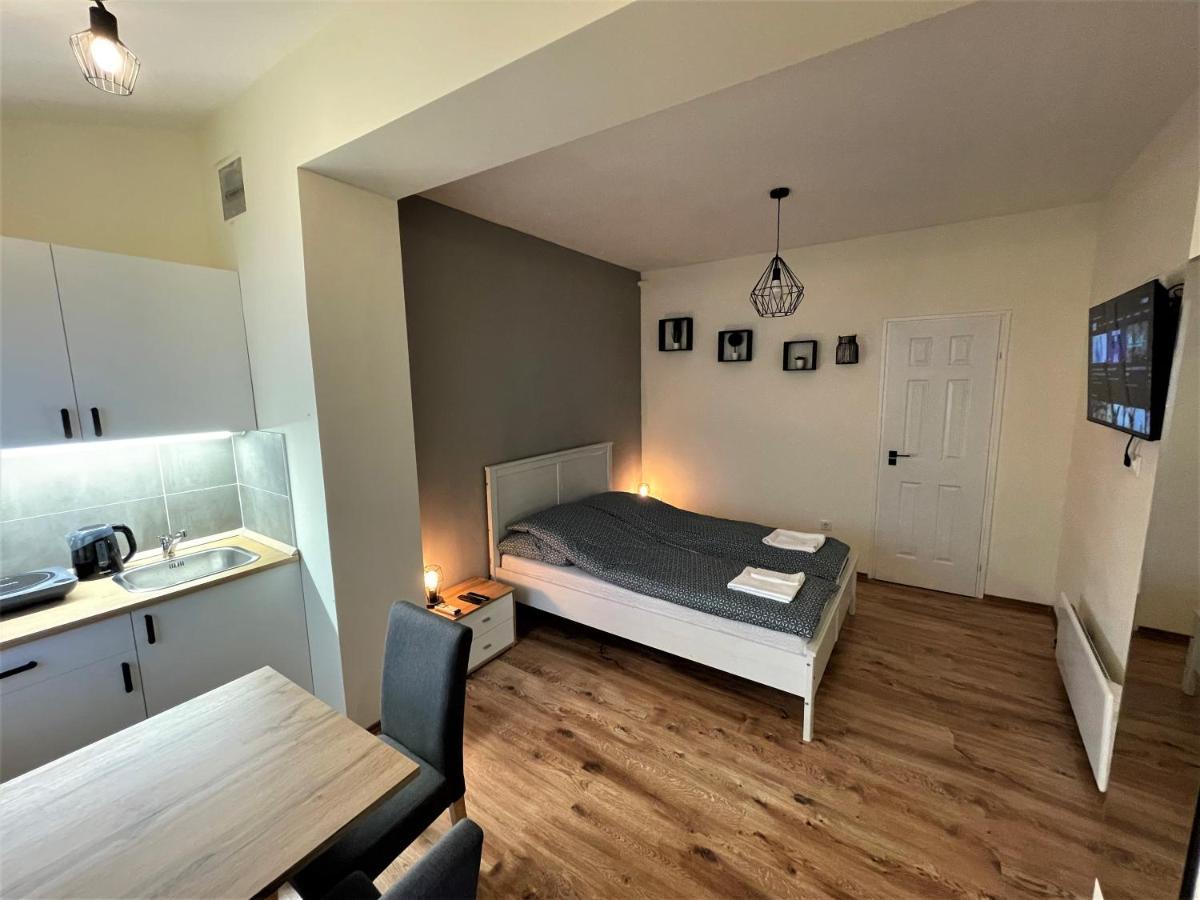 Hanna Apartman เดเบรตเซน ภายนอก รูปภาพ